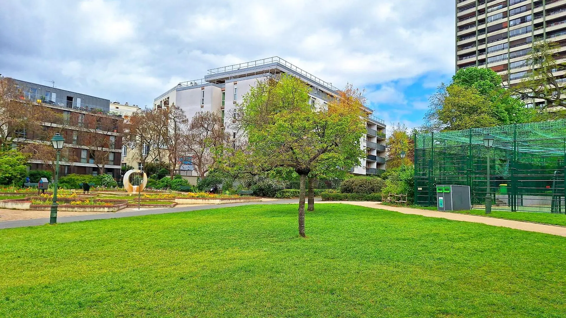 Apartment Chic Parisian Studio Retreat Bright Spacious And Secure Parking